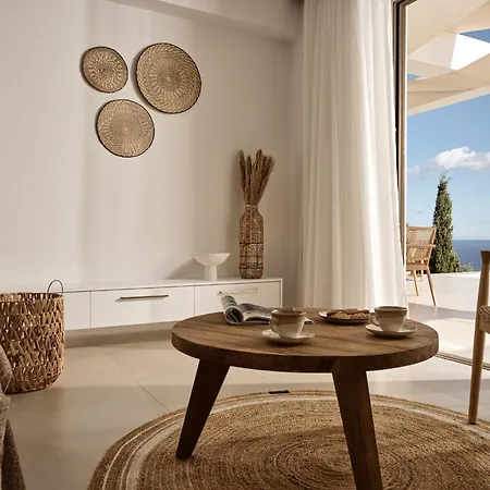 Willa Thelxi's I - Brand New Seaview Suite!