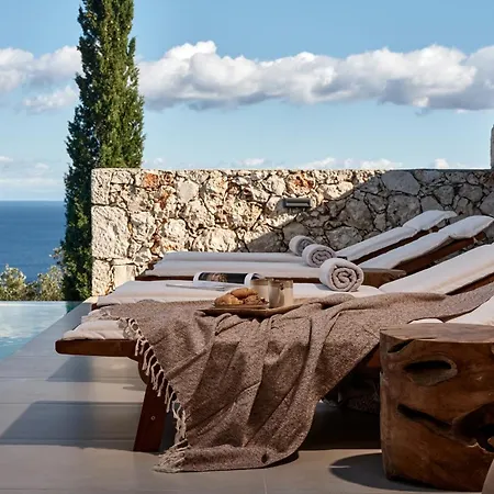 Thelxi's I - Brand New Seaview Suite!
