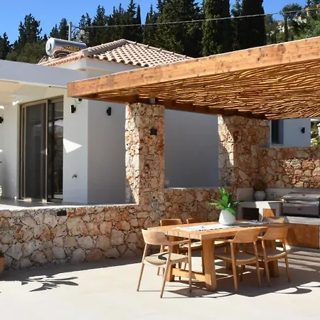 Villa Thelxi's I - Brand New Seaview Suite!